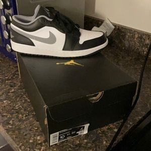 COPY - New Jordan 1s never worn Bought them 1 size to big